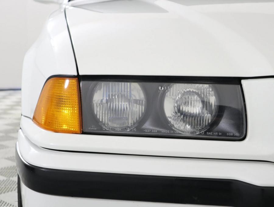 Детали экстерьера BMW M3 Lightweight (E36) 1995 года  (US) (фото 21 из 58)